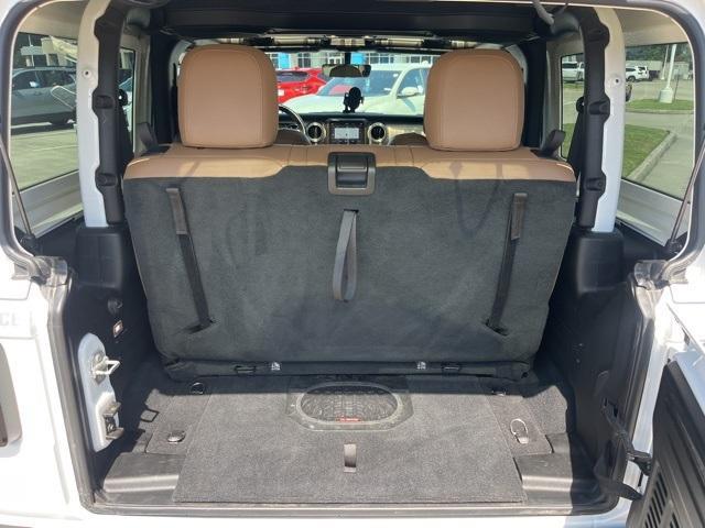 Photo of 2021 Bright White Clearcoat Jeep Wrangler