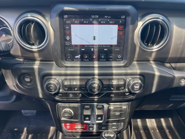 Photo of 2021 Bright White Clearcoat Jeep Wrangler
