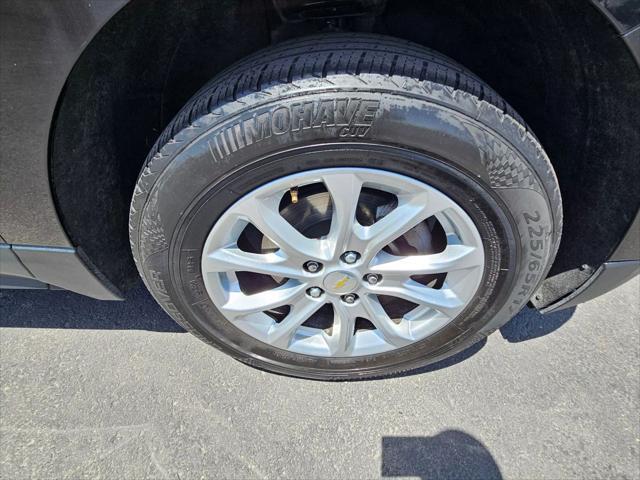 Photo of 2020 Mosaic Black Metallic Chevrolet Equinox