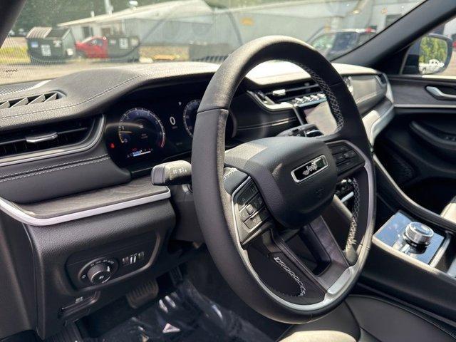 Photo of 2025 Diamond Black Jeep Grand Cherokee
