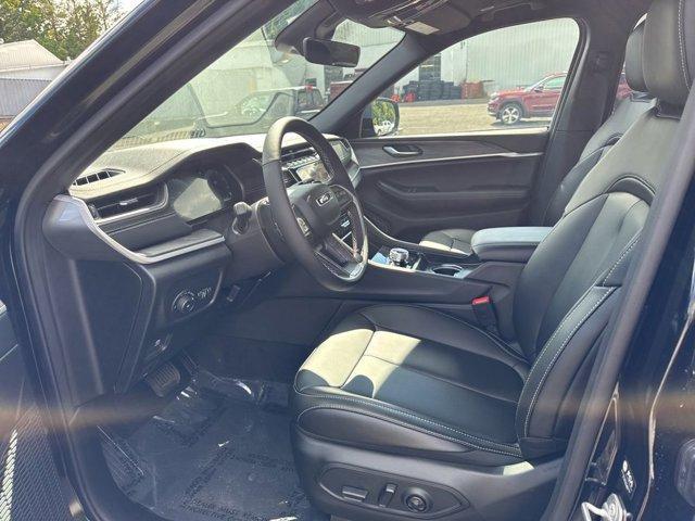 Photo of 2025 Diamond Black Jeep Grand Cherokee