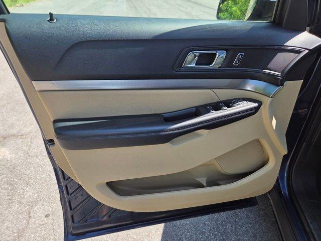 Photo of 2017 Blue Ford Explorer