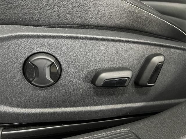 Photo of 2024 Deep Black Pearl Volkswagen Jetta