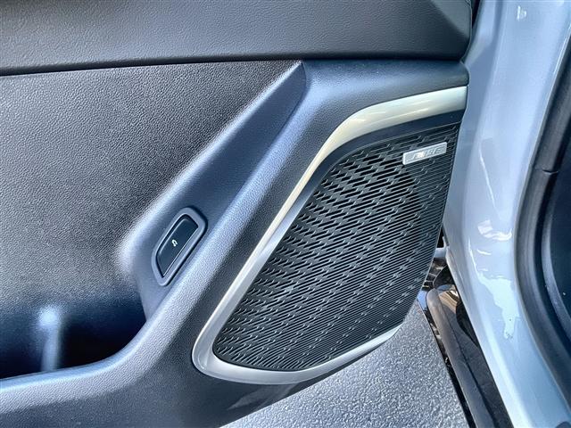 Photo of 2025 Summit White Buick Enclave
