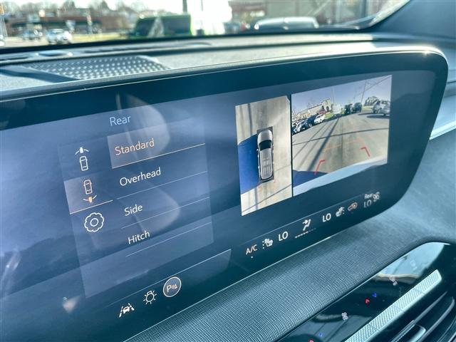 Photo of 2025 Summit White Buick Enclave