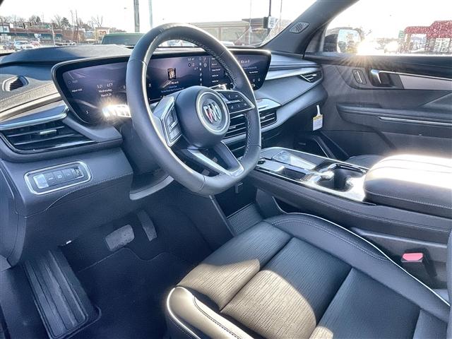 Photo of 2025 Summit White Buick Enclave