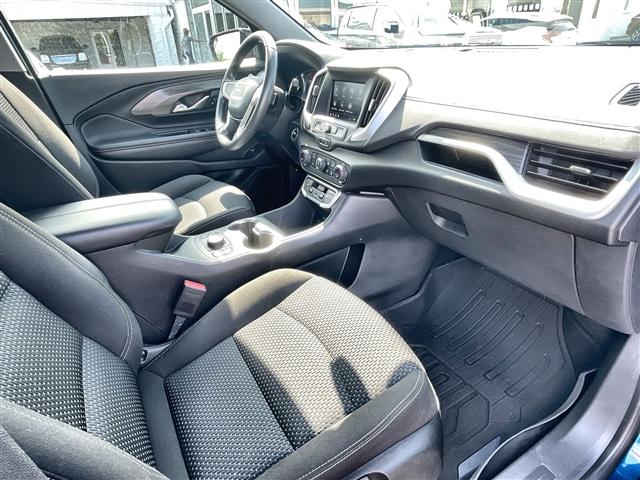 Photo of 2023 Marine Metallic GMC Terrain