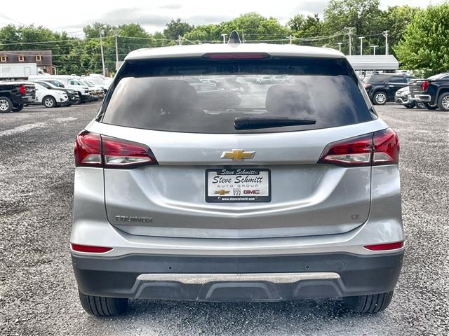 Photo of 2022 Silver Ice Metallic Chevrolet Equinox