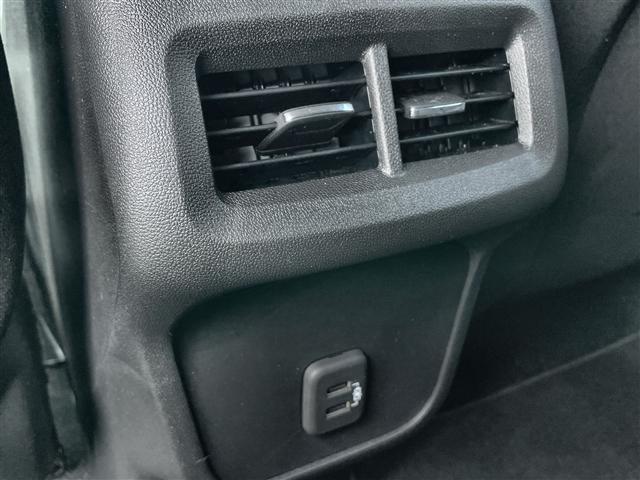 Photo of 2022 Silver Ice Metallic Chevrolet Equinox