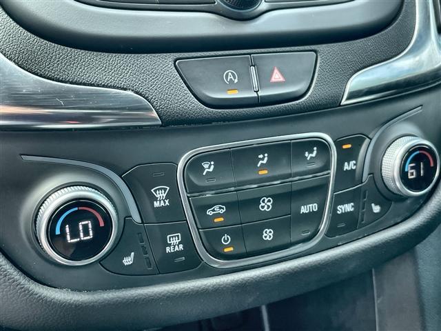 Photo of 2022 Silver Ice Metallic Chevrolet Equinox