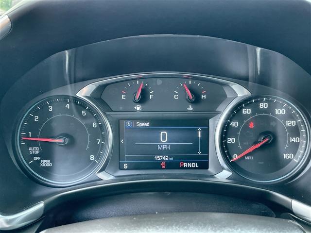 Photo of 2022 Silver Ice Metallic Chevrolet Equinox