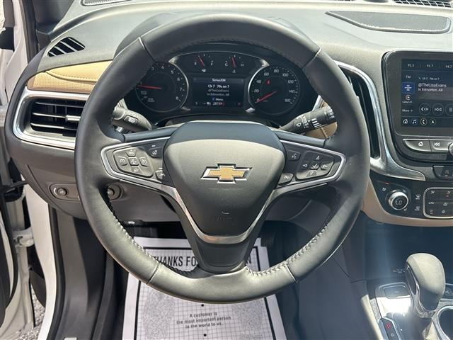 Photo of 2022 Iridescent Pearl Tricoat Chevrolet Equinox