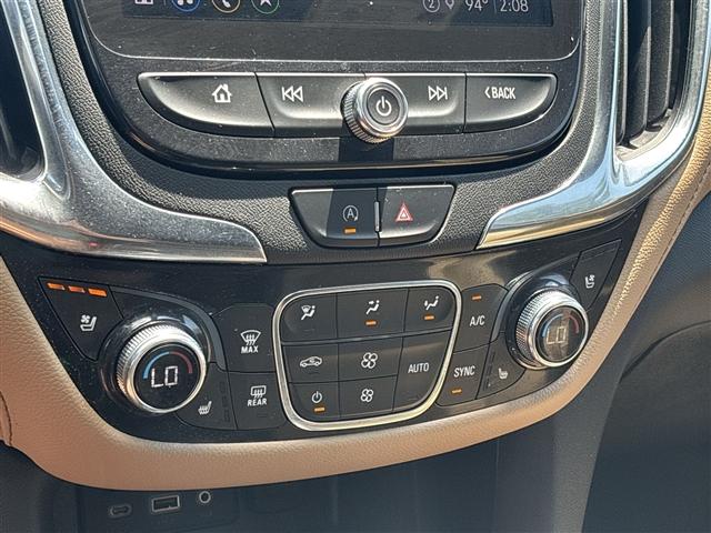 Photo of 2022 Iridescent Pearl Tricoat Chevrolet Equinox