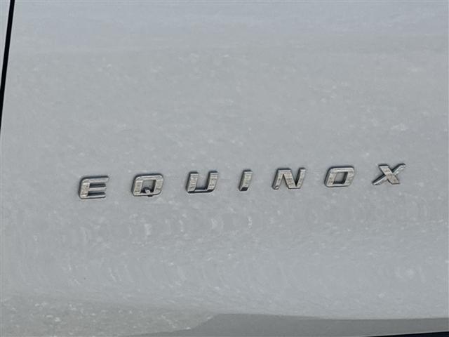 Photo of 2022 Iridescent Pearl Tricoat Chevrolet Equinox