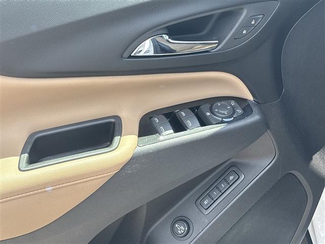 Photo of 2022 Iridescent Pearl Tricoat Chevrolet Equinox