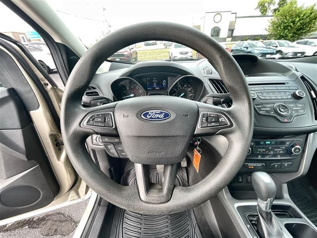 Photo of 2017 WHITE GOLD METALLIC Ford Escape