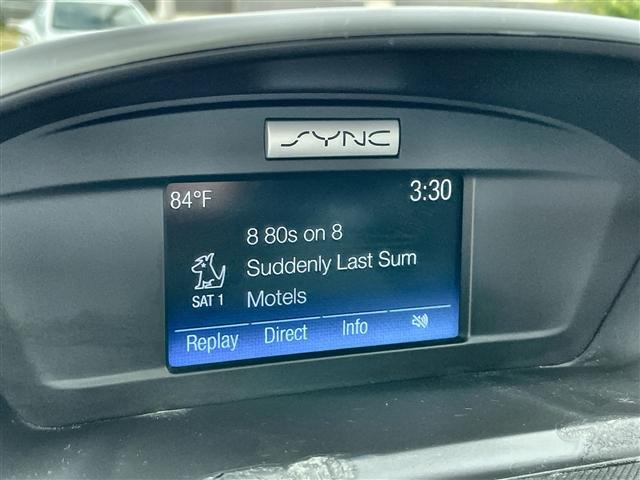 Photo of 2017 WHITE GOLD METALLIC Ford Escape