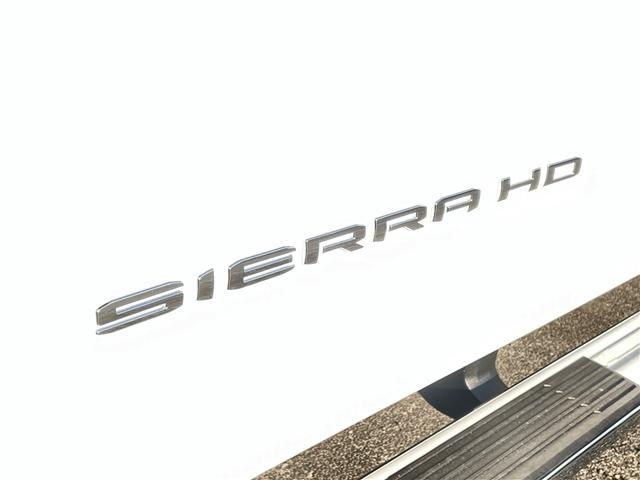 Photo of 2025 Summit White GMC Sierra 2500
