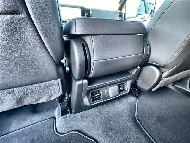 Photo of 2025 Summit White GMC Sierra 2500