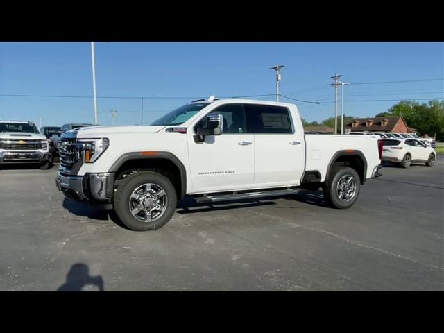 Photo of 2025 Summit White GMC Sierra 2500