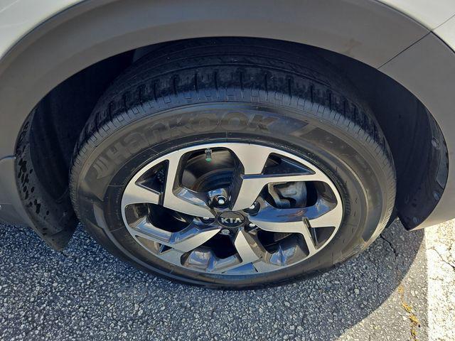 Photo of 2022 Snow White Pearl Kia Sportage
