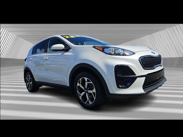 Photo of 2022 Snow White Pearl Kia Sportage