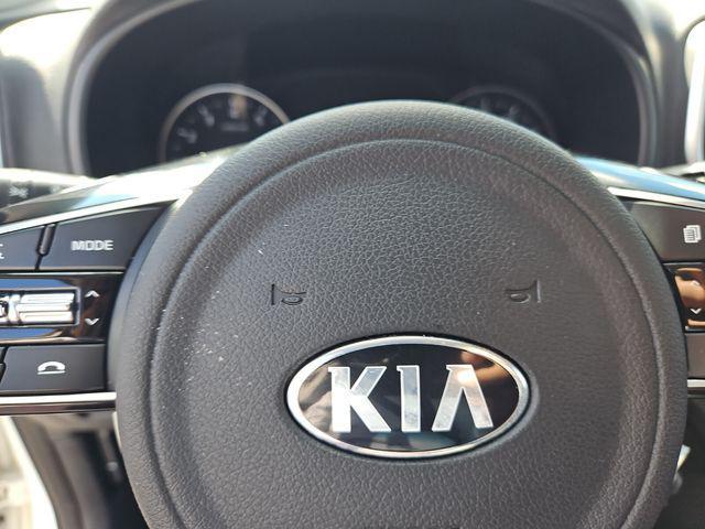 Photo of 2022 Snow White Pearl Kia Sportage