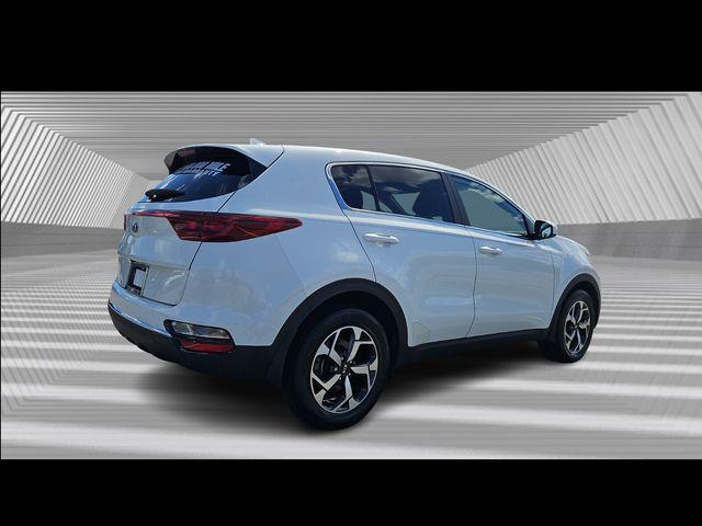 Photo of 2022 Snow White Pearl Kia Sportage