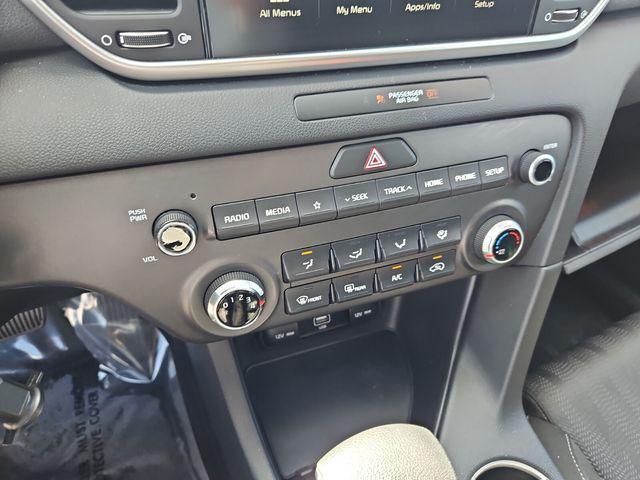 Photo of 2022 Snow White Pearl Kia Sportage