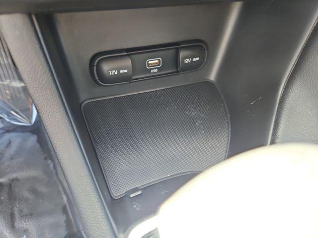Photo of 2022 Snow White Pearl Kia Sportage