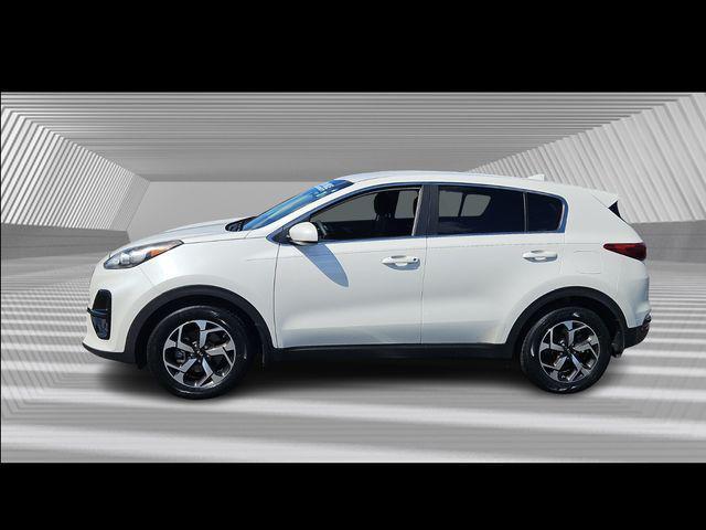 Photo of 2022 Snow White Pearl Kia Sportage