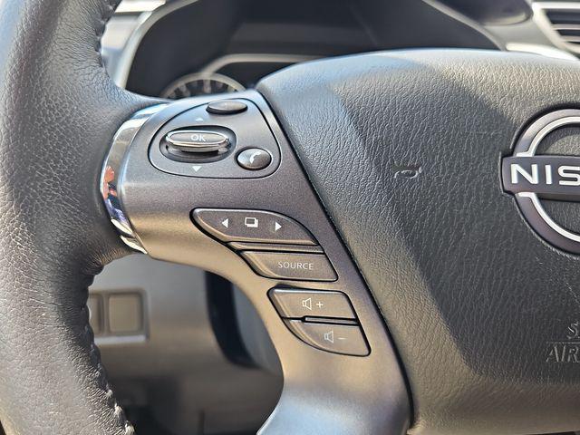 Photo of 2023 Super Black Nissan Murano