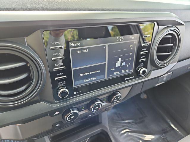 Photo of 2022 White Toyota Tacoma