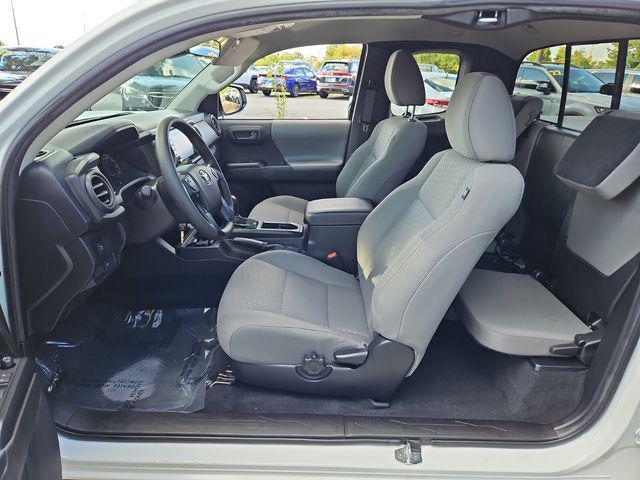 Photo of 2022 White Toyota Tacoma