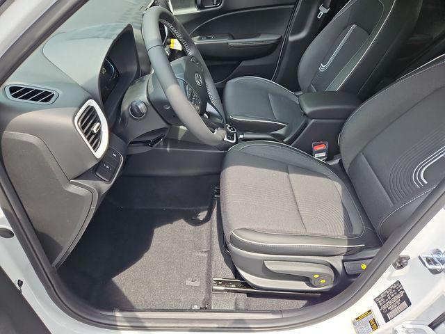 Photo of 2025 Lunar White w/Black Roof Hyundai VENUE