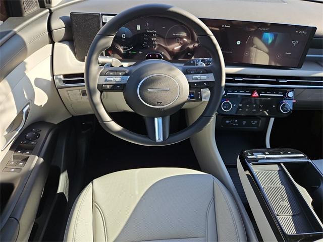 Photo of 2025 Ash Black Hyundai TUCSON Hybrid
