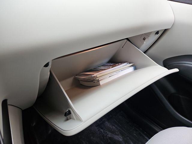 Photo of 2023 Shimmering Silver Hyundai TUCSON