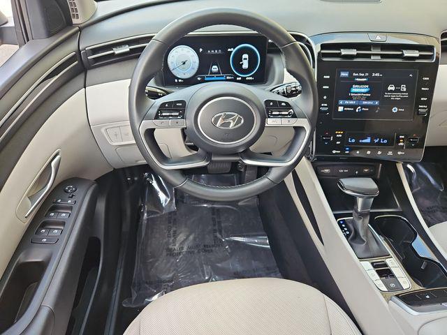 Photo of 2023 Shimmering Silver Hyundai TUCSON