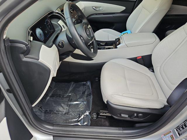 Photo of 2023 Shimmering Silver Hyundai TUCSON
