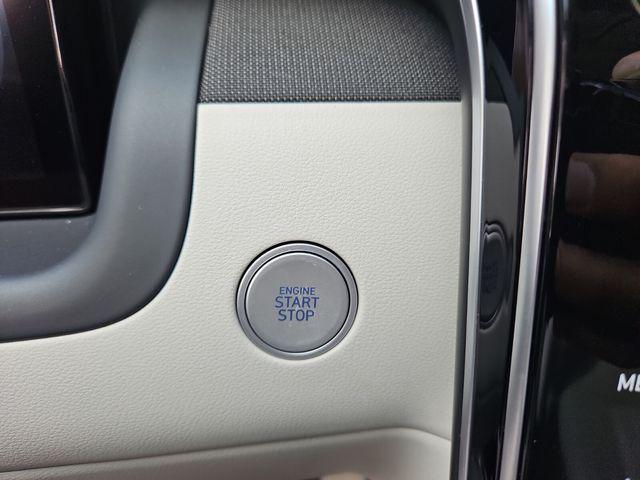 Photo of 2023 Shimmering Silver Hyundai TUCSON