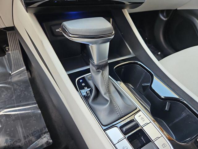 Photo of 2023 Shimmering Silver Hyundai TUCSON