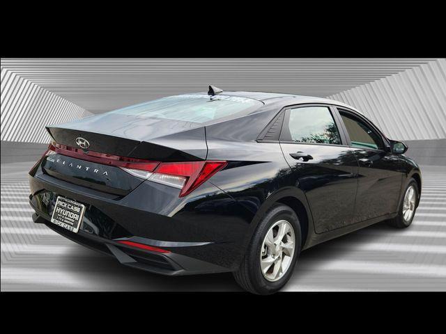 Photo of 2023 Onyx Black Hyundai ELANTRA