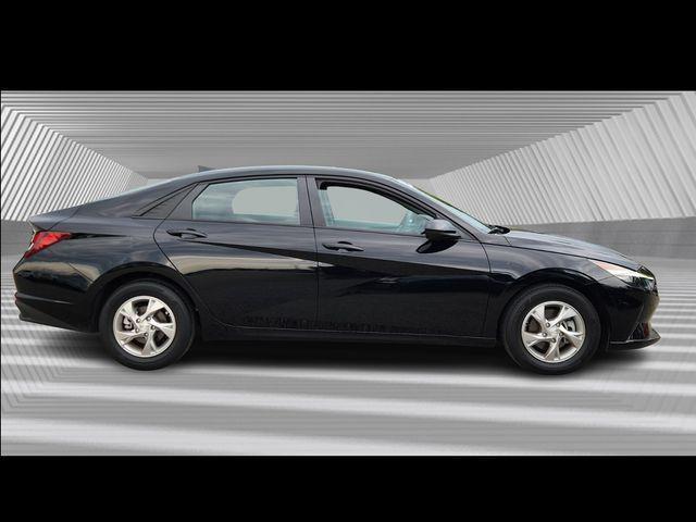 Photo of 2023 Onyx Black Hyundai ELANTRA