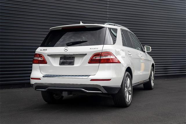 Photo of 2015 White Mercedes-Benz M-Class