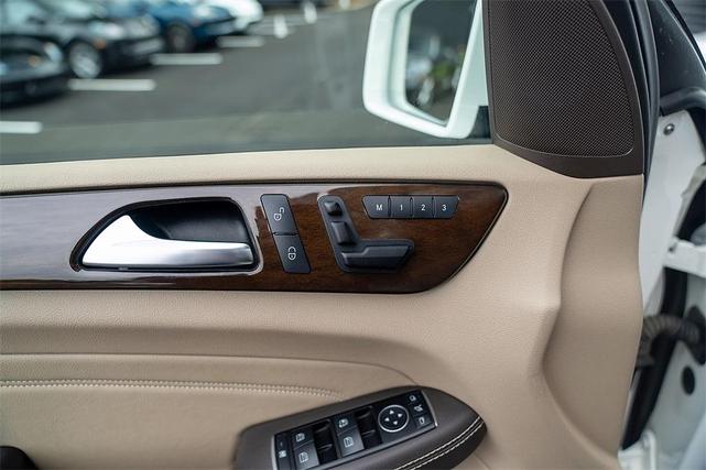 Photo of 2015 White Mercedes-Benz M-Class