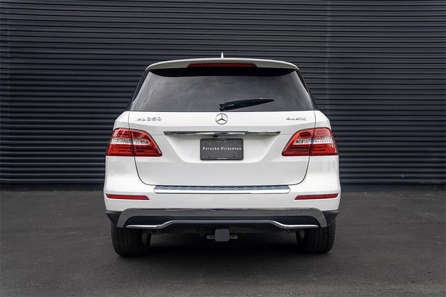 Photo of 2015 White Mercedes-Benz M-Class