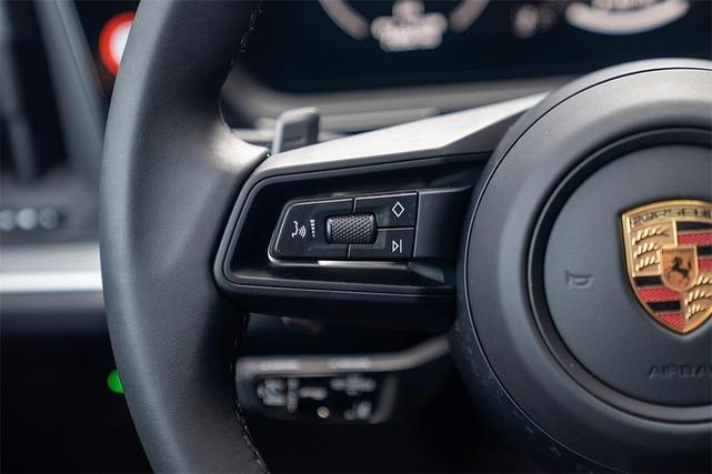 Photo of 2025 Carrara White Metallic Porsche Cayenne
