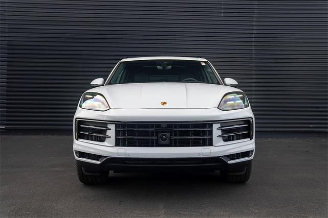 Photo of 2025 Carrara White Metallic Porsche Cayenne