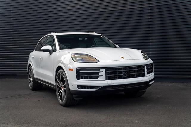 Photo of 2025 Carrara White Metallic Porsche Cayenne