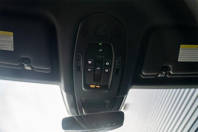Photo of 2025 Carrara White Metallic Porsche Cayenne